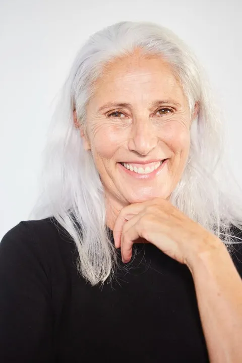 Debora M. ist ein weibliches Best Ager Model mit braunen Augen und weißen Haaren aus Mannheim