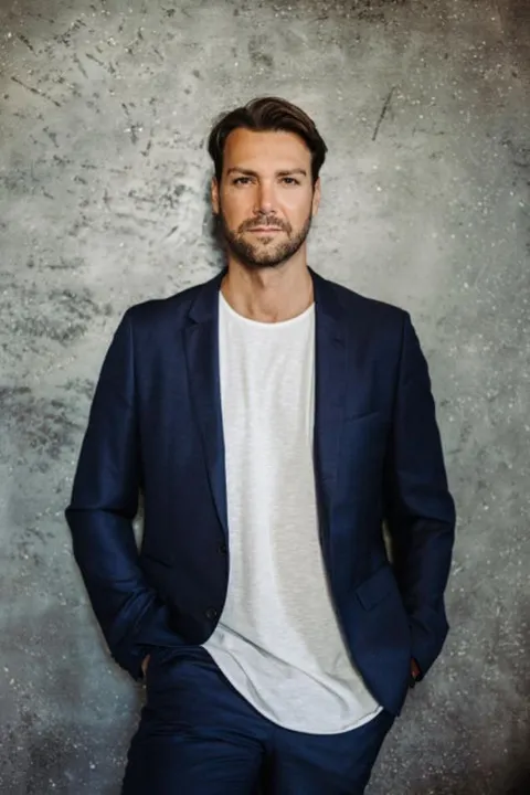 Norbert H. ist ein männliches Beauty Model mit braunen Augen und braunen Haaren aus Stuttgart