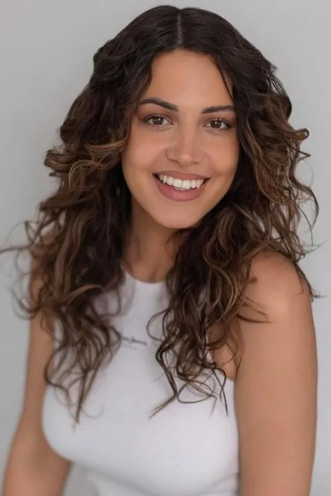 Marcella S. ist ein weibliches Models Model mit braunen Augen und braunen Haaren aus Stuttgart