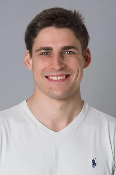 Mattis K. ist ein männliches People Model mit blauen Augen und braunen Haaren aus Stuttgart