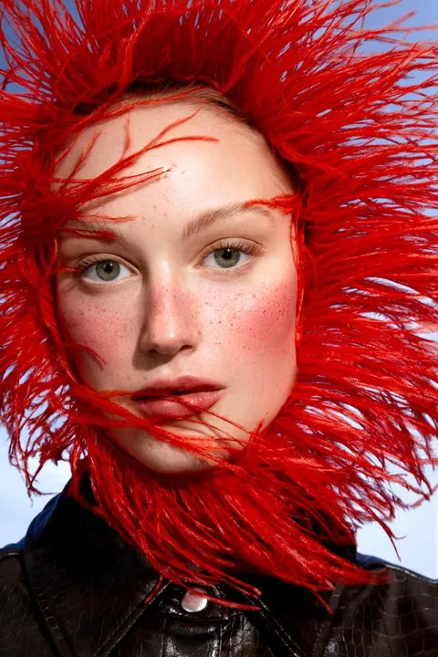 Sky K. ist ein weibliches Actors Model mit grün-blauen Augen und blonden Haaren aus Stuttgart