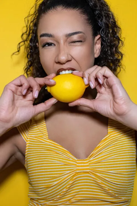 Farinar J. ist ein weibliches Fashion Model mit braunen Augen und braunen Haaren aus Mannheim