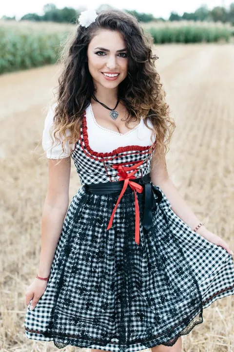 14. Bild von Yasemin Y. aus seiner Sedcard