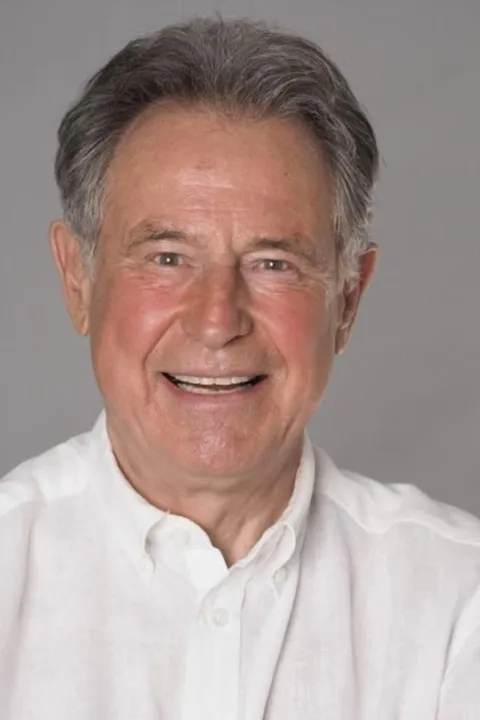 Wolfgang S. ist ein männliches Best Ager Model mit braun-grünen Augen und gräulichen Haaren aus Stuttgart