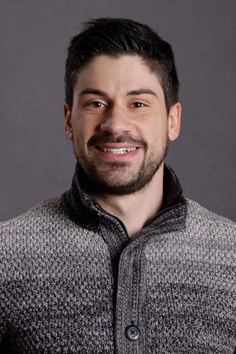 Tobias M. ist ein männliches People Model mit braunen Augen und dunkelbraunen Haaren aus Stuttgart