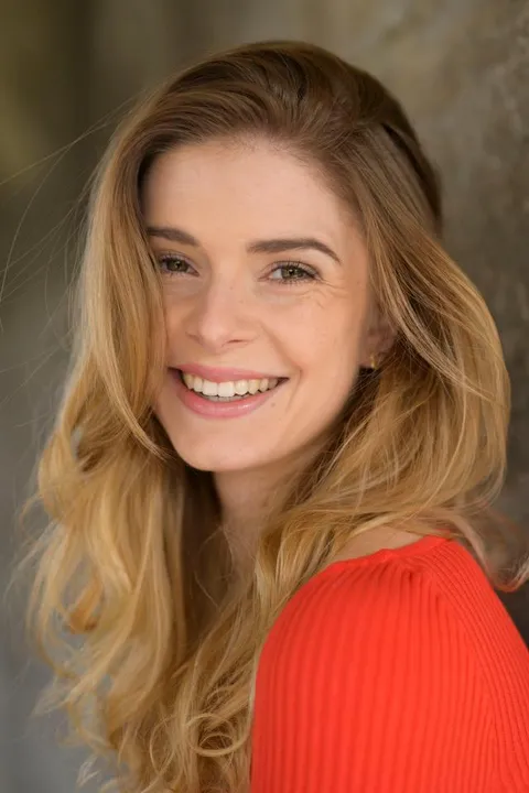 Sophia W. ist ein weibliches Mainboard Model mit braun-grünen Augen und blonden Haaren aus München