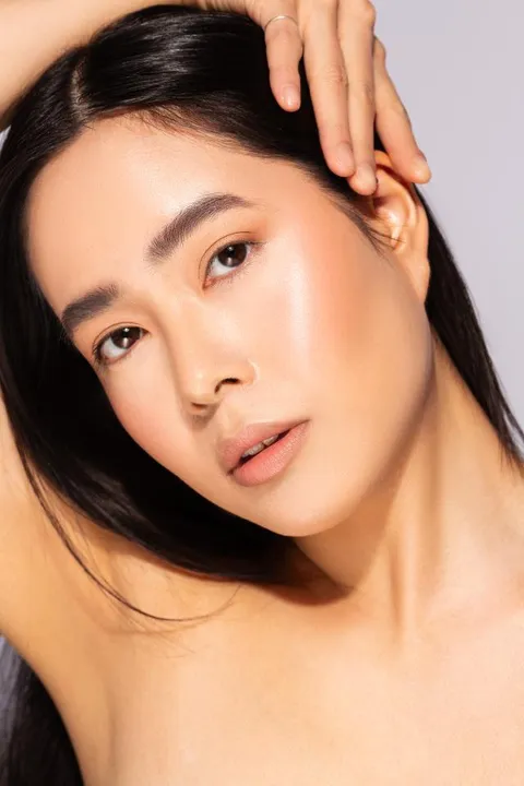 4. Bild von Thuy An T. aus seiner Sedcard