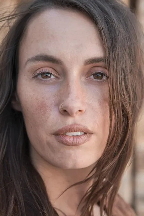Christine W. ist ein weibliches Actors Model mit braunen Augen und dunkelbraunen Haaren aus München