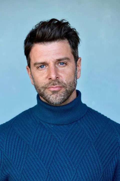 David D. ist ein männliches Fashion Model mit blauen Augen und braunen Haaren aus Frankfurt