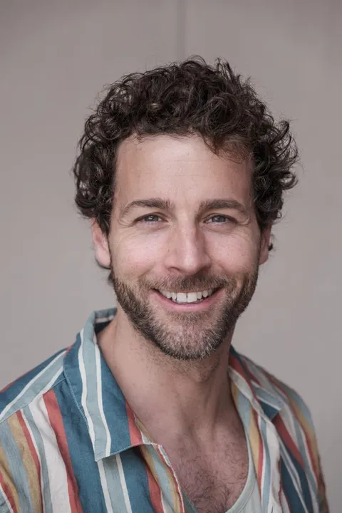 Tobias N. ist ein männliches Actors Model mit blau-grünen Augen und dunkelblonden Haaren aus Frankfurt