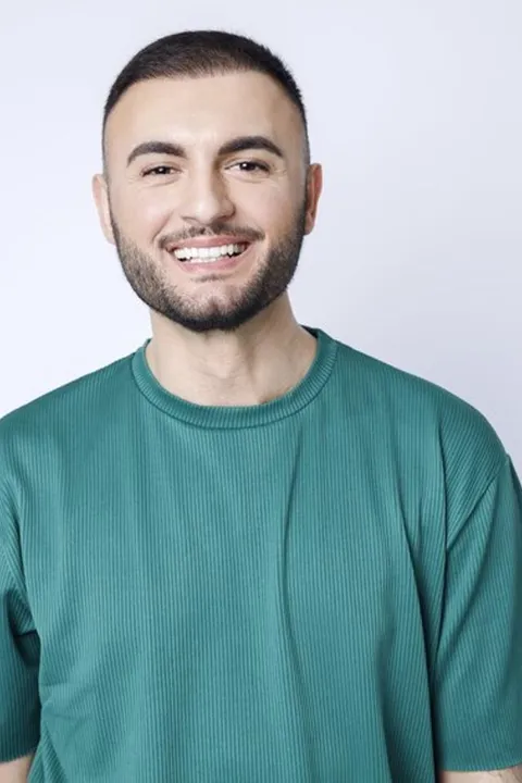 Egzon M. ist ein männliches Moderation Model mit braunen Augen und schwarzen Haaren aus Stuttgart