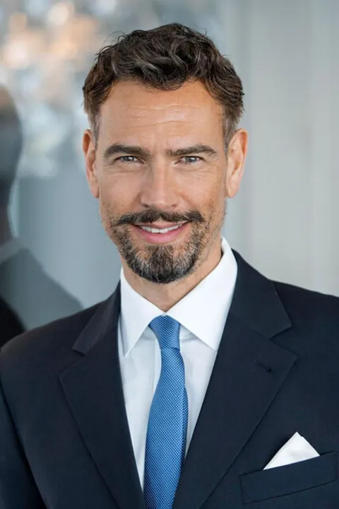 Ralf G. ist ein männliches Commercials Model mit grünen Augen und dunkelbraunen Haaren aus München