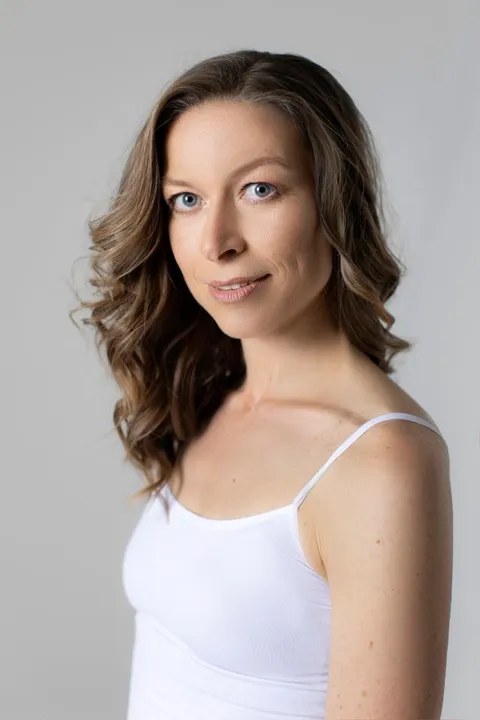 Mira E. ist ein weibliches People Model mit blau-grauen Augen und aschblonden Haaren aus Nürnberg