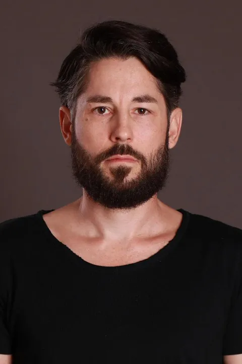 Thorsten K. ist ein männliches People Model mit braunen Augen und dunkelbraunen Haaren aus Stuttgart