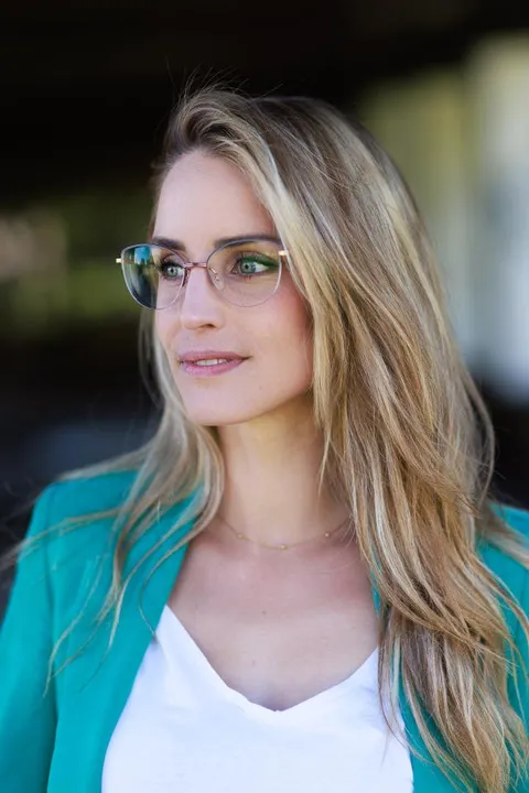 Lisa Noelle Z. ist ein weibliches Models Model mit blau-grünen Augen und dunkelblonden Haaren aus Frankfurt
