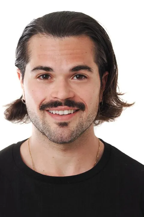 Felipe W. ist ein männliches People Model mit braunen Augen und braunen Haaren aus Stuttgart