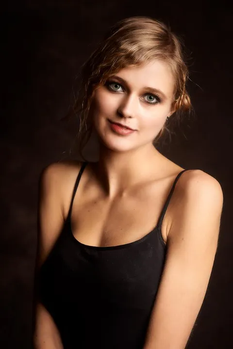 Katharina B. ist ein weibliches People Model mit blauen Augen und blonden Haaren aus Stuttgart