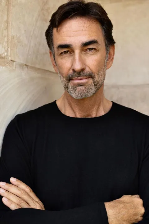 Tankred B. ist ein männliches Actors Model mit braunen Augen und dunkelbraunen Haaren aus Frankfurt