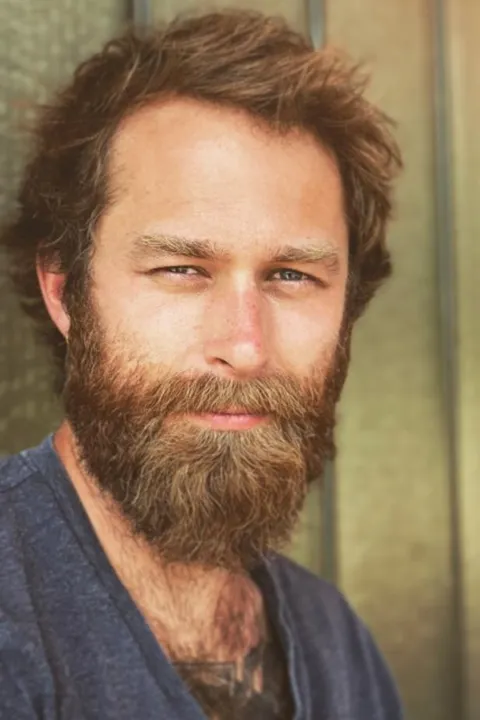 Titus Z. ist ein männliches People Model mit blauen Augen und dunkelblonden Haaren aus Mannheim