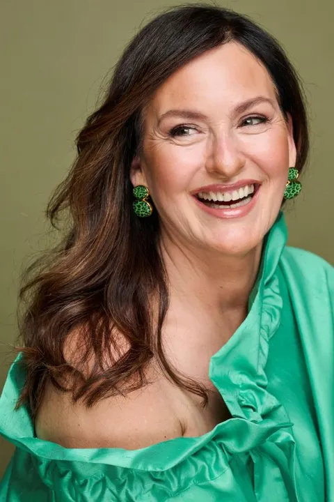 Pia B. ist ein weibliches Best Ager Model mit grün-braunen Augen und braunen Haaren aus Frankfurt