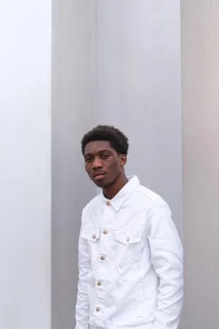 14. Bild von Enock E. aus seiner Sedcard