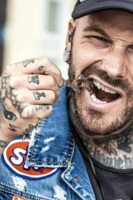 Neil David S. ist ein männliches People Model mit blauen Augen und braunen Haaren aus Stuttgart