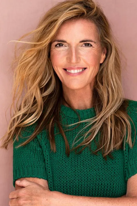 Silvia K. ist ein weibliches Best Ager Model mit braun-grünen Augen und dunkelblonden Haaren aus Köln