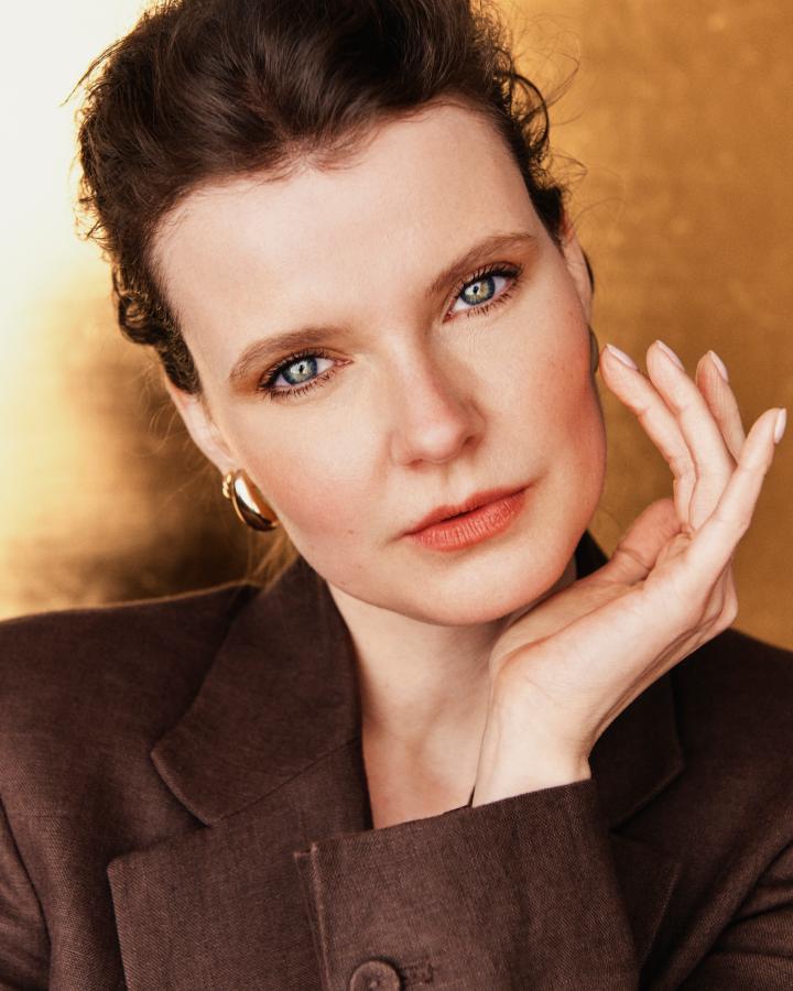 2. Bild von Anne A. aus seiner Sedcard
