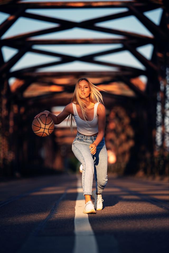 4. Bild von Barbara B. aus seiner Sedcard