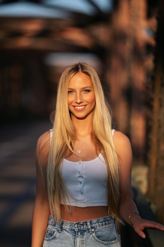 1. Bild von Barbara B. aus seiner Sedcard