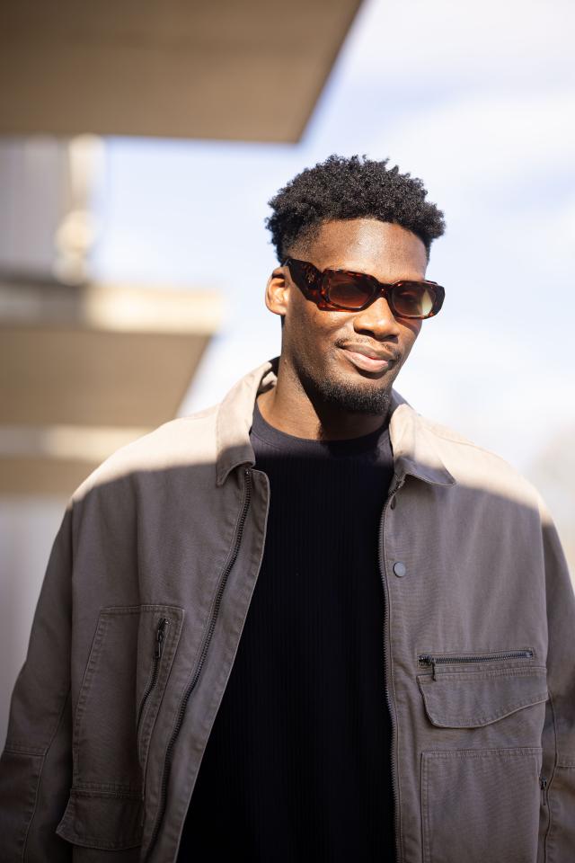 8. Bild von Melkisedek M. aus seiner Sedcard