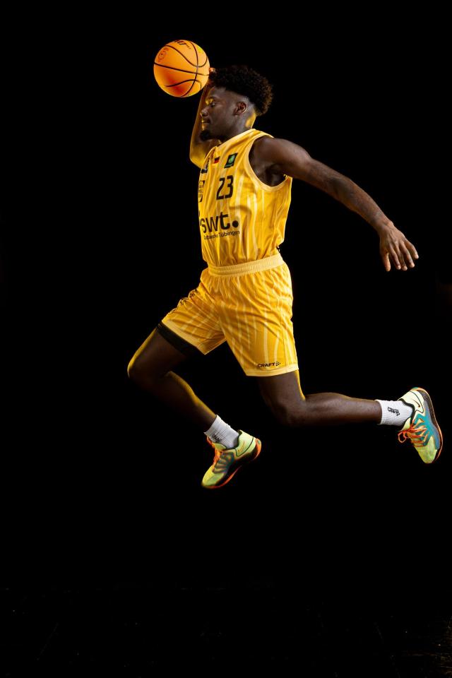 7. Bild von Melkisedek M. aus seiner Sedcard