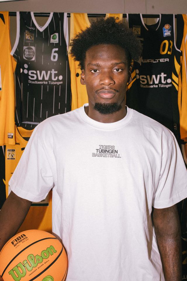 5. Bild von Melkisedek M. aus seiner Sedcard