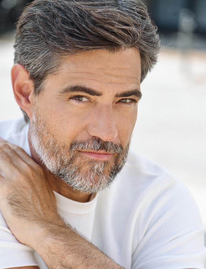 Marco H. ist ein männliches Best Ager Model mit braunen Augen und gräulichen Haaren aus Bodensee