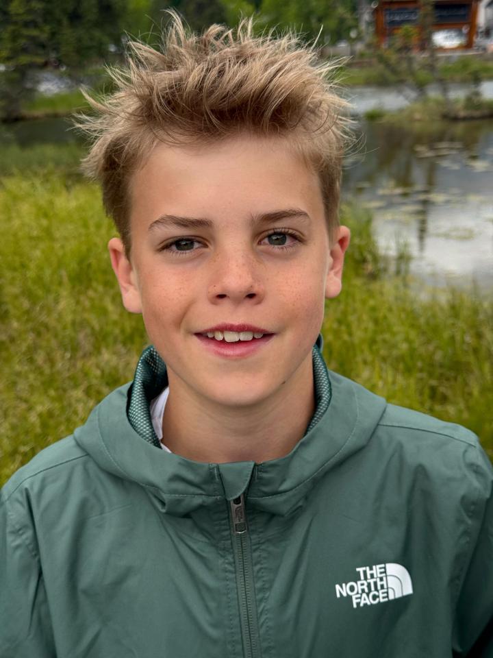 Männliches Model aus unserer Mainboard Kategorie