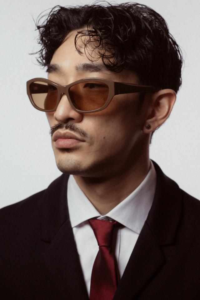 Marcel Dennis M. ist ein männliches People of Color Model mit braunen Augen und schwarzen Haaren aus Stuttgart