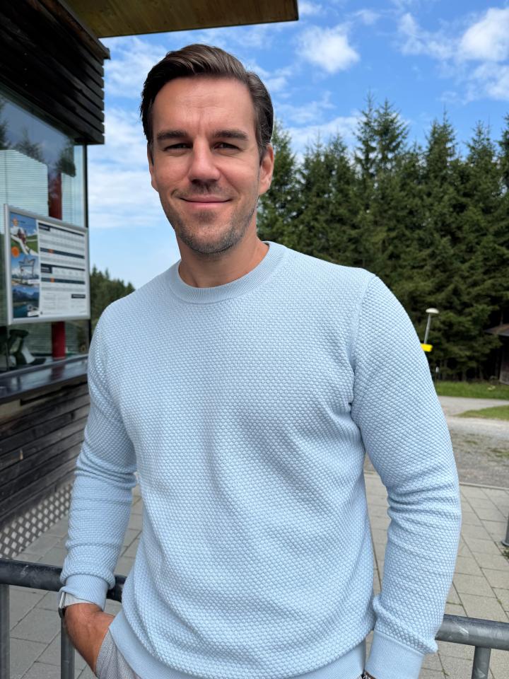 Hendrik  J. ist ein männliches People Model mit blauen Augen und dunkelbraunen Haaren aus Mannheim