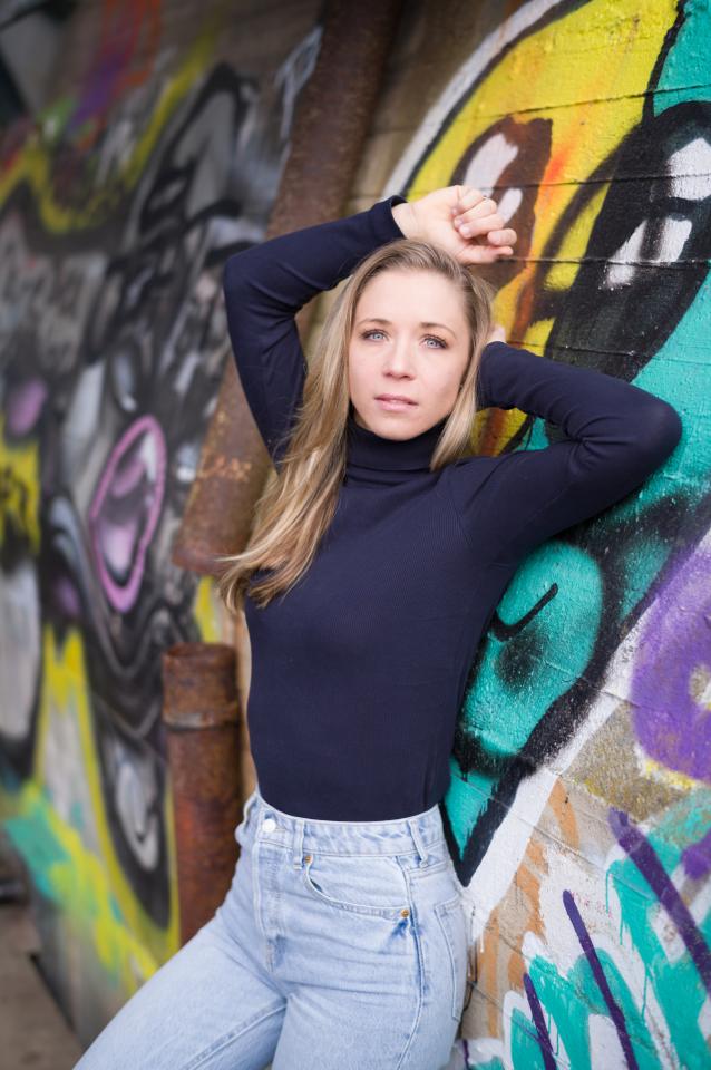Selina S. ist ein weibliches Actors Model mit blau-grünen Augen und blonden Haaren aus Stuttgart