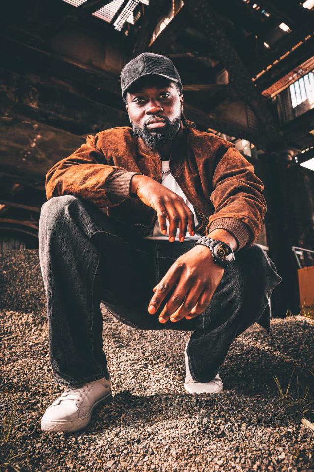 8. Bild von Kobena  K. aus seiner Sedcard