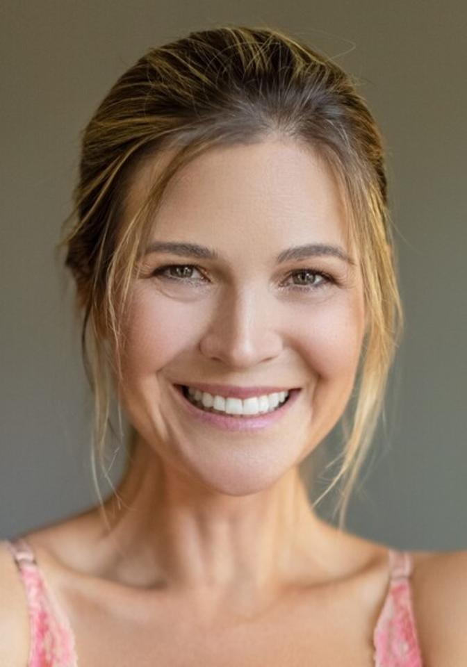 Myriel B. ist ein weibliches Actors Model mit grünen Augen und dunkelblonden Haaren aus Stuttgart