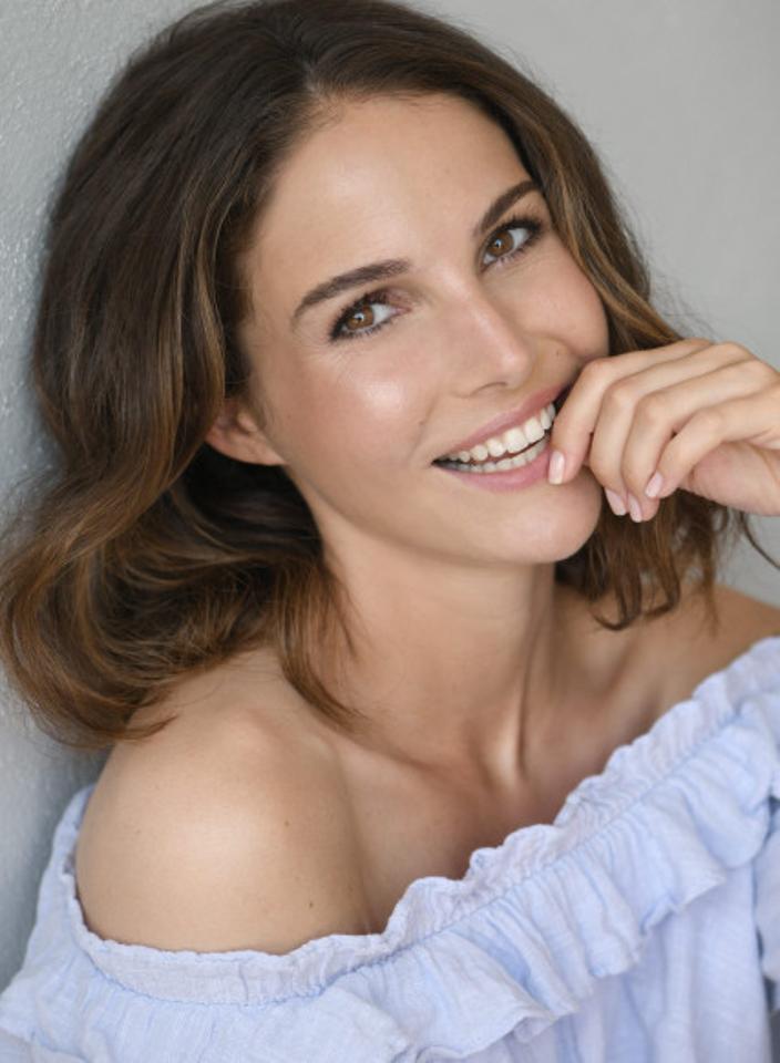 Weibliches Model aus unserer Mainboard Kategorie