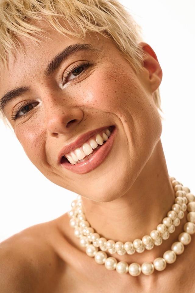 6. Bild von Elisa E. aus seiner Sedcard