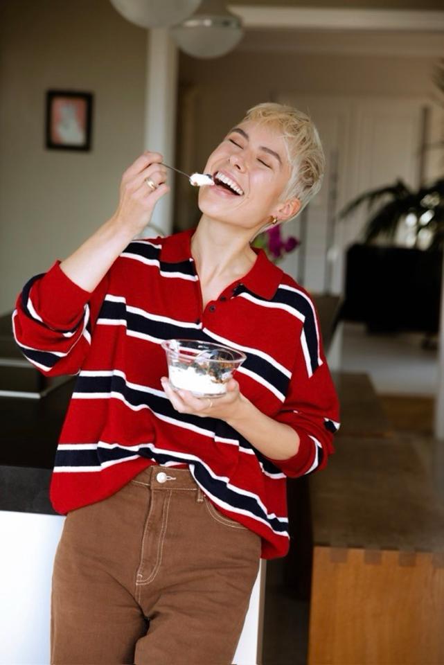 2. Bild von Elisa E. aus seiner Sedcard