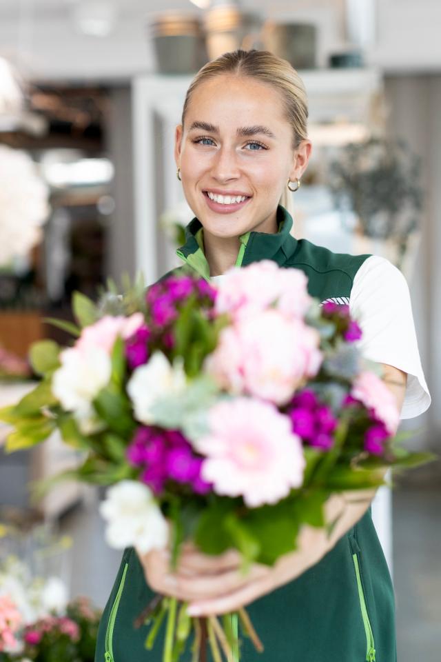 7. Bild von Lea L. aus seiner Sedcard