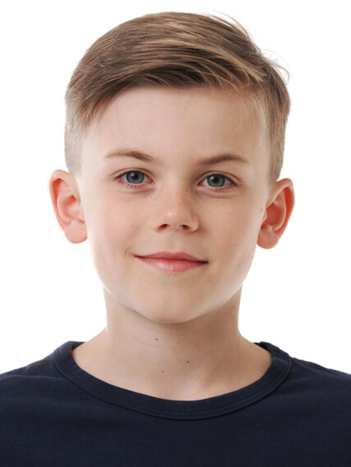 Mats W. ist ein männliches People Model mit blau-grauen Augen und dunkelblonden Haaren aus Stuttgart