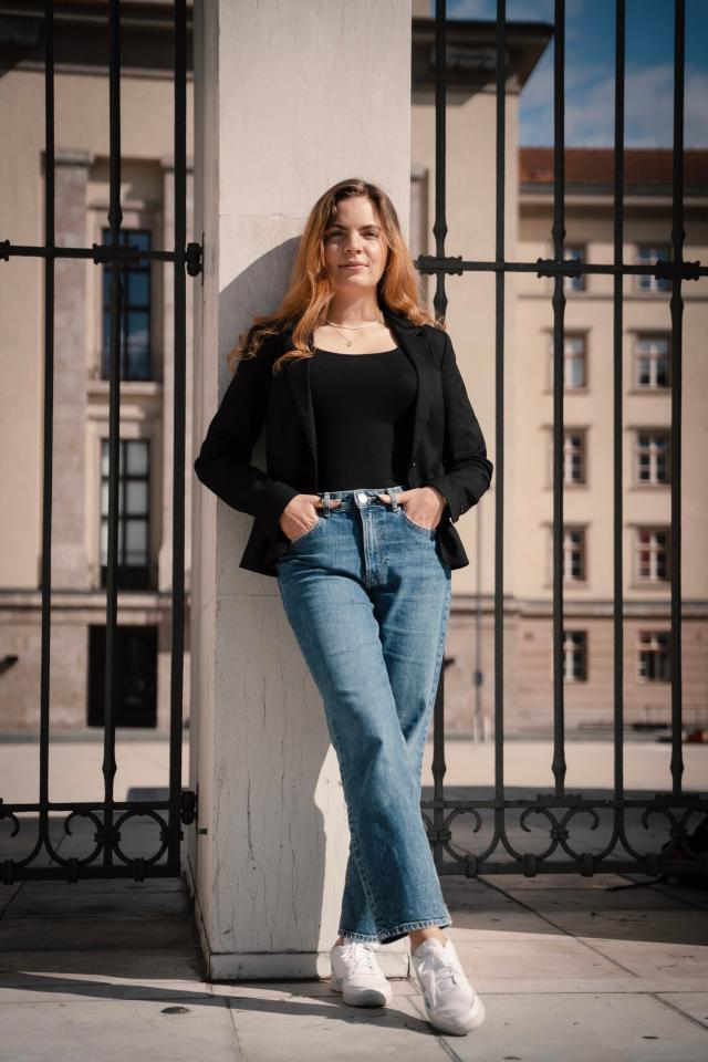 8. Bild von Leonie L. aus seiner Sedcard