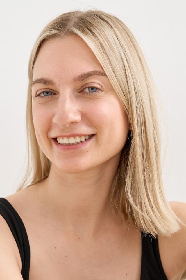 Evelyn H. ist ein weibliches Beauty Model mit blauen Augen und blonden Haaren aus Düsseldorf