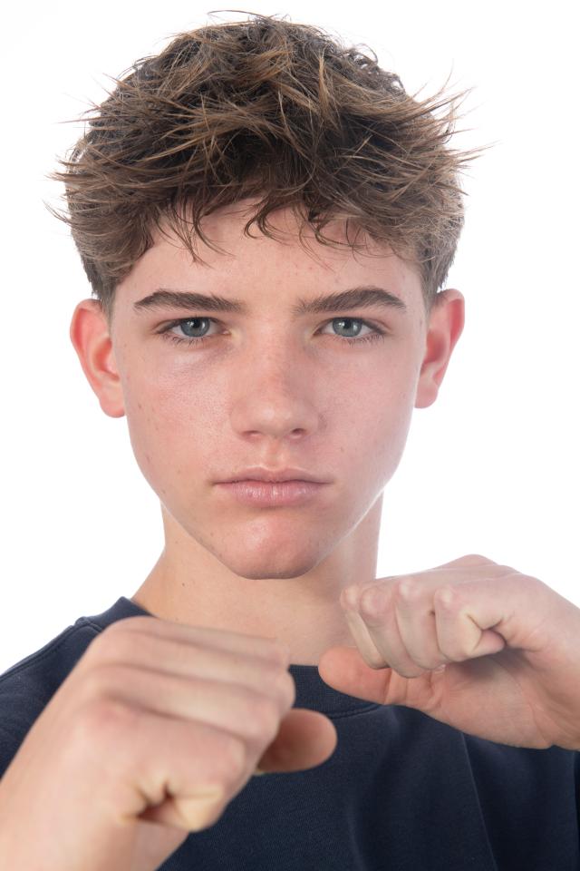 Mika S. ist ein männliches People Model mit blauen Augen und blonden Haaren aus Stuttgart