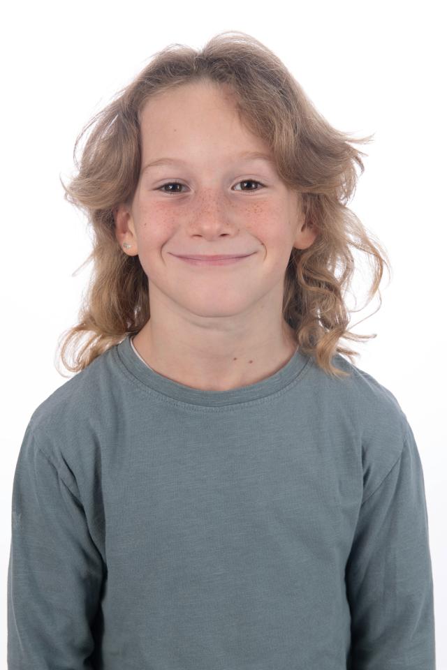 Morris  S. ist ein männliches People Model mit braunen Augen und dunkelblonden Haaren aus Stuttgart