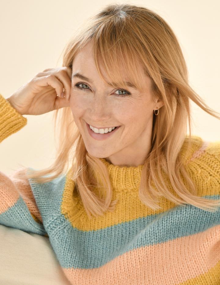 Anna R. ist ein weibliches Mainboard Model mit blau-grünen Augen und blonden Haaren aus Tübingen